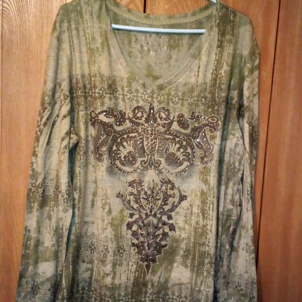 Light long sleeve shirt